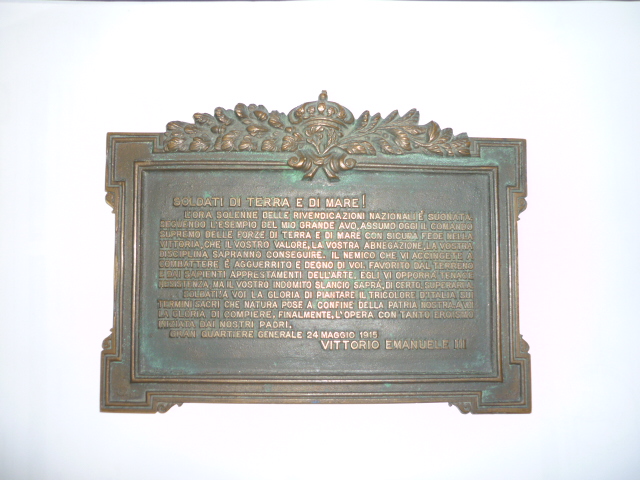 Placca in bronzo con inciso il Bollettino della Vittoria del Generale Diaz